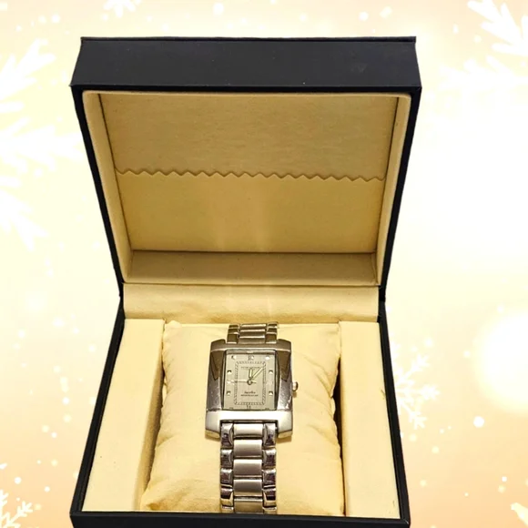 Patek & Roner Collection Stainless Steel Quartz Water Resistant Men\'s Watch The Patek Philippe Reference 1463 in Steel: A First In Water  main image 4